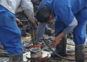 Ooapas realiza trabajos de localización y retiro de tapón en Canal de San Miguel