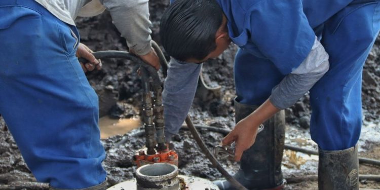 Ooapas realiza trabajos de localización y retiro de tapón en Canal de San Miguel