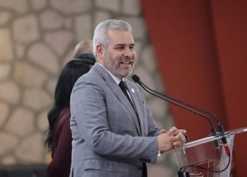 El 99.9 % de los docentes michoacanos recibe pago con tarjeta: Bedolla