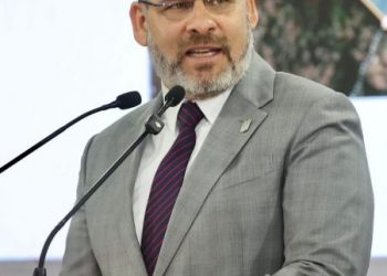 Bedolla impulsará iniciativa para penalizar narcocorridos en eventos públicos