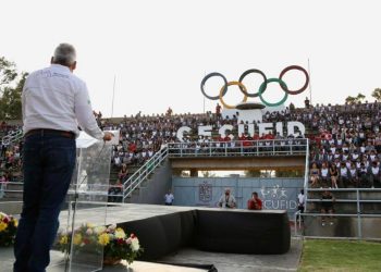 Abandera Bedolla a deportistas michoacanos rumbo a Olimpiada Nacional 2025