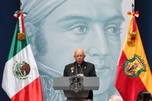 Alberto Suárez Inda recibe la presea Generalísimo Morelos-Morelia Informativo2