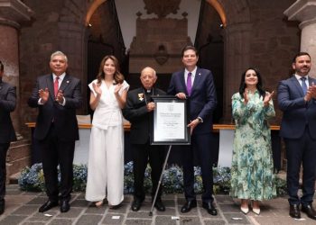 Alberto Suárez Inda recibe la presea Generalísimo Morelos-Morelia Informativo