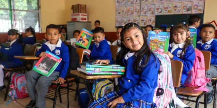 Continúan con normalidad las clases en escuelas de Michoacán: SEE