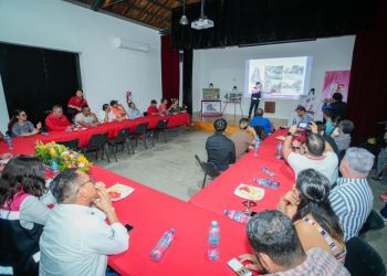 Presenta Gladyz Butanda proyecto para el Parque Ecoturístico Laguna de Chandio