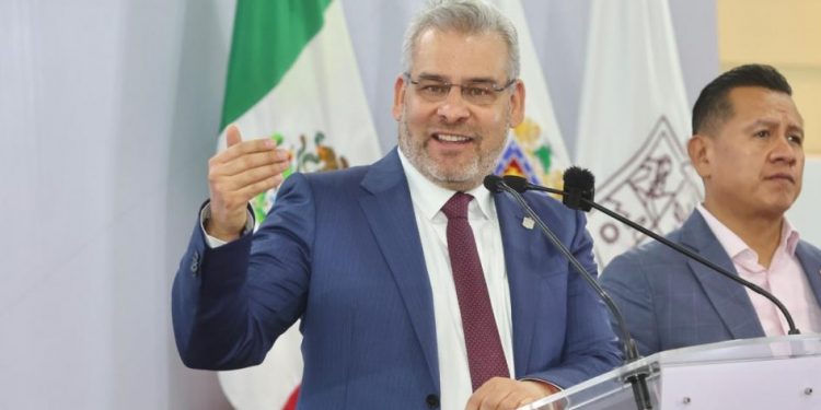 Firme, el rechazo de imponer un gravamen a remesas de migrantes: Bedolla