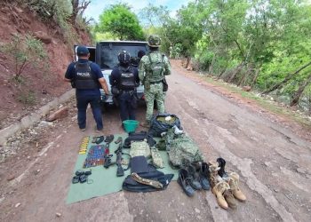 En acción interinstitucional realizada en Tuzantla, asegura BOI vehículo con narcótico, armas y equipo táctico