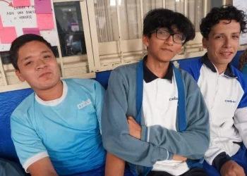 ¿Eres estudiante de bachillerato? Participa en la encuesta nacional para mejorar tu escuela