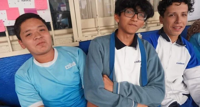 ¿Eres estudiante de bachillerato? Participa en la encuesta nacional para mejorar tu escuela