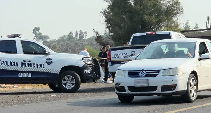 Hallan a dos hombres ejecutados en la carretera Morelia-Maravatío