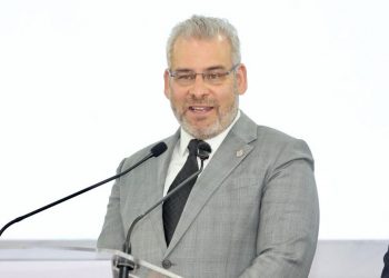 Plantón de maestros no afectó clases en Michoacán: Bedolla