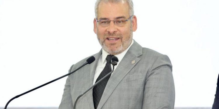 Plantón de maestros no afectó clases en Michoacán: Bedolla