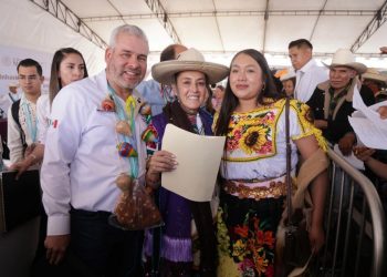 Sheinbaum da justicia social a 370 comunidades indígenas de Michoacán: Bedolla