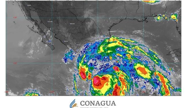 Huracán Erick de categoría 4 se degrada a 1, se localiza en tierra sobre el oriente de Guerrero