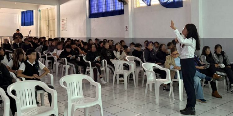 Platicas a estudiantes de preparatoria en Zamora: SSP-Morelia Informativo