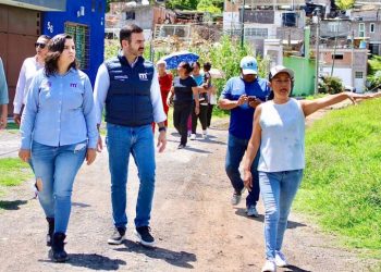 Tras diálogo con vecinos de la colonia Ignacio Zaragoza, Yankel Benítez anuncia jornada integral de limpieza