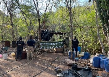 Aseguran laboratorio para la elaboración de metanfetamina en Huetamo: SSP