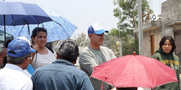 Adolfo Torres atiende solicitudes en la colonia Mariel para mejorar el servicio de agua potable
