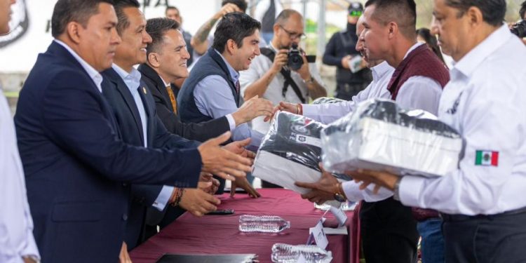 Entrega de equipo táctico especializado al Sistema Penitenciario: Torres Piña-Morelia Informativo