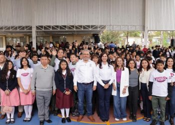 Arranca Bedolla programa para pintar y transformar escuelas en entornos de paz