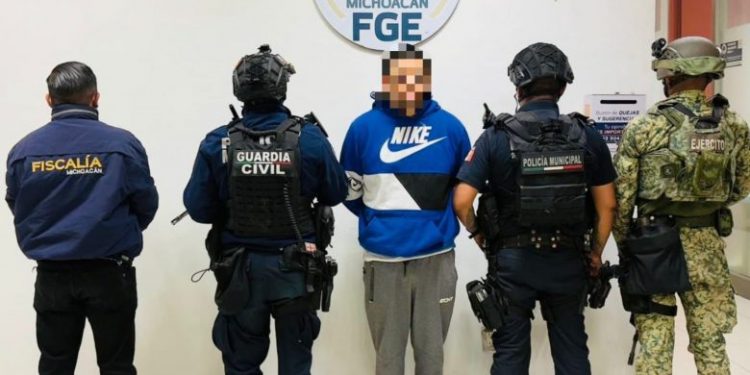 Detenido hombre con orden de aprehensión por homicidio calificado en Jacona: SSP