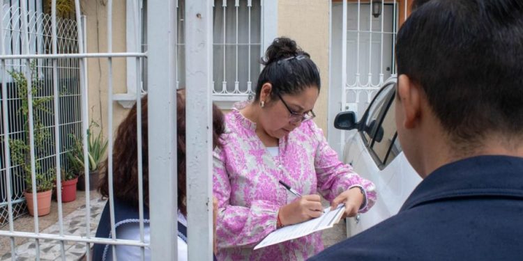 Recolección de firmas mediante el programa "Imsstálate en Villas"-Morelia Informativo