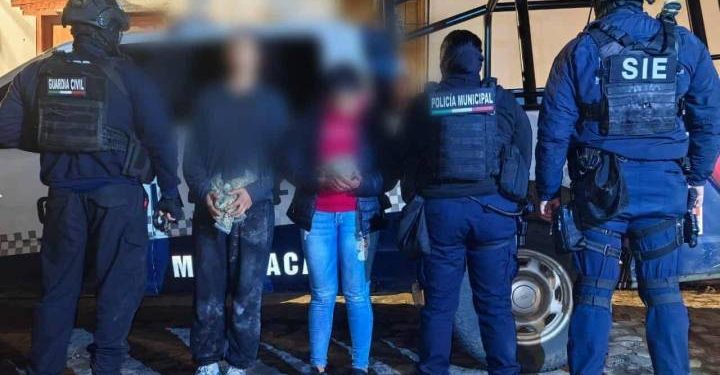 Policías de la GC y de Pátzcuaro detienen a 3 presuntos narcomenudistas en Tzintzuntzan