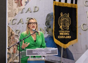 Ustedes son testimonio vivo de que los sueños se alcanzan, señala Yarabí Ávila ante graduados de Medicina