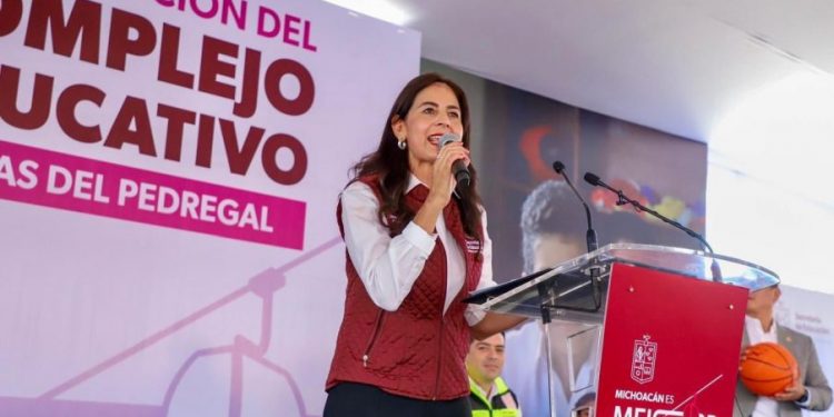 Paso Catrinas beneficia a más de 3 mil estudiantes del poniente de Morelia: Gaby Molina
