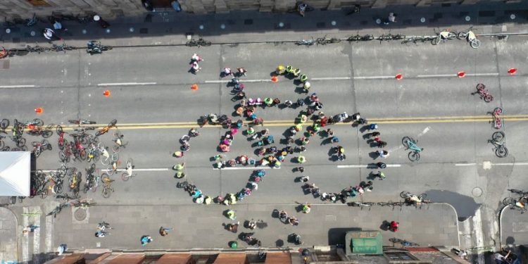 Morelia celebra el Día Mundial de la Bicicleta con Bici Monumental Humana