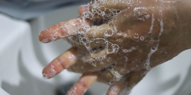 Conoce la técnica adecuada para lavarte las manos y proteger tu salud