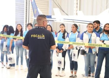 Estudiantes del COBAEM visitaron la institución, donde conocieron diversas áreas operativas y participaron en pláticas sobre investigación criminal y prevención del delito