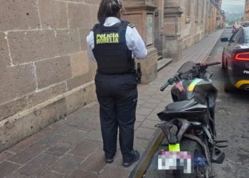Policía Morelia recupera motocicleta robada en el Centro Histórico