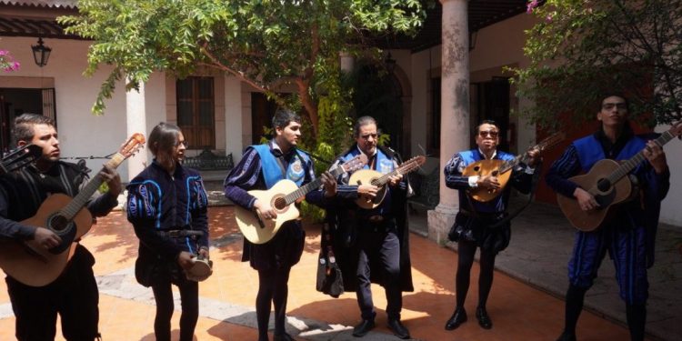 Gobierno de Morelia y Certamen de Tunas llevarán alegría a adultos mayores