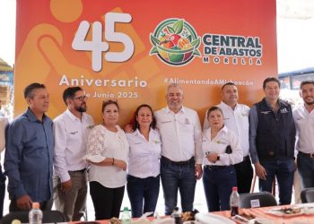 Reconoce Bedolla al Mercado de Abastos por 45 años de ser un centro económico para Morelia