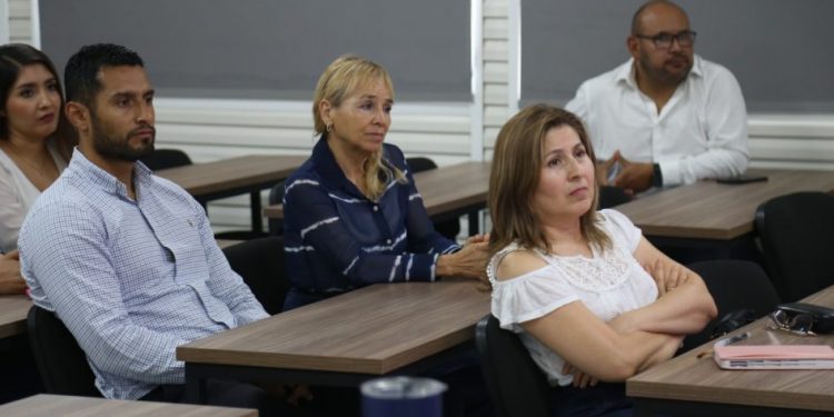 Fiscalía General capacita a su personal en materia de atención de personas neuro divergentes