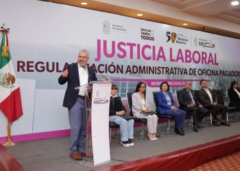 Bedolla regulariza situación laboral para cerca de 2 mil docentes michoacanos