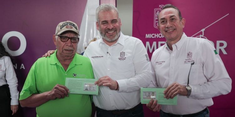 Sin contratiempos, emisión de visas del programa estatal Refami: Bedolla