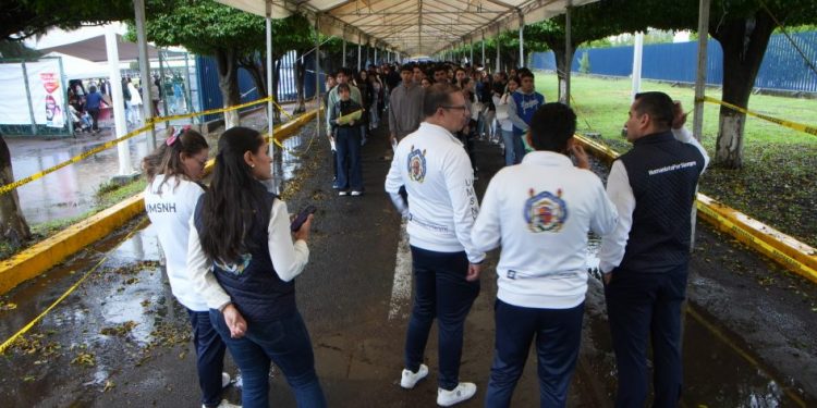 Trabajemos en equipo, invita Yarabí Ávila a madres y padres de familia