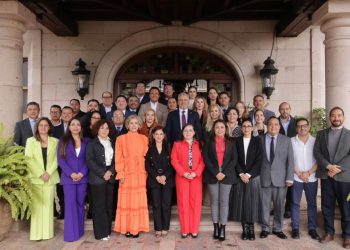 Bedolla y magistrados electos sostienen reunión institucional