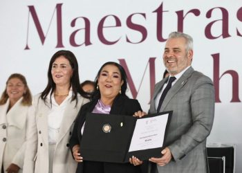 Reconoce Bedolla compromiso y vocación educativa de docentes michoacanos