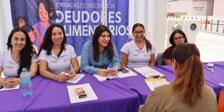 Seimujer llevó asesoría legal a Villas del Pedregal, para registrar deudores alimentarios