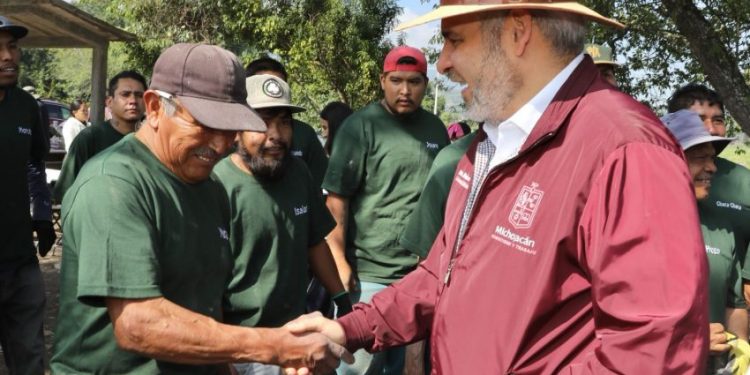 Continúa con éxito rescate y descubrimiento de nuevos manantiales en Pátzcuaro