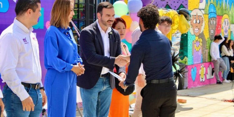 Jóvenes y familias transforman su entorno en Spot+ Villas del Pedregal