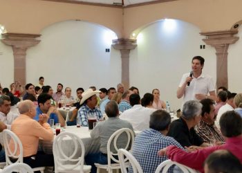 Se reúne Alfonso Martínez con integrantes del Consejo Coordinador Empresarial de Apatzingán