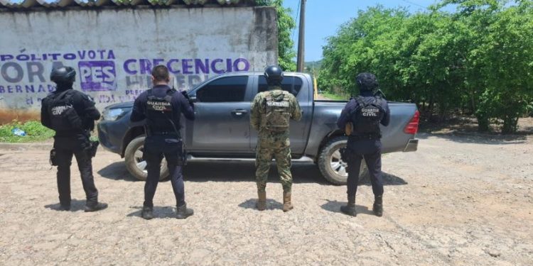 Dos fusiles y un vehículo asegurados en Lázaro Cárdenas: SSP