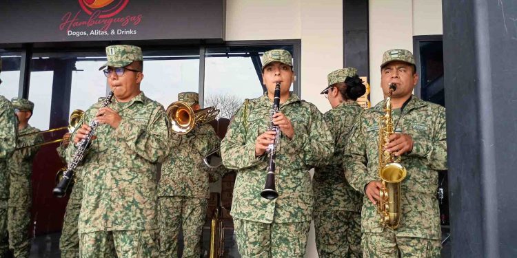Banda de Música de la XII Región Militar sorprende con Flashmob en diversas Plazas en Morelia