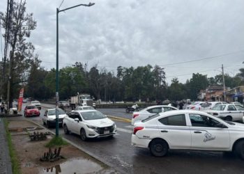 Pátzcuaro bloqueado por taxistas