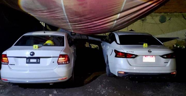 FGE ejecuta cateo en Tarímbaro, recupera siete vehículos con reporte de robo y asegura 447 dosis de narcótico