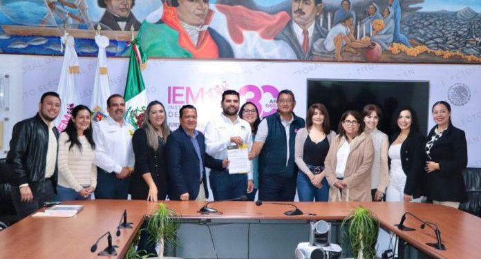 PRD Michoacán presenta ante el IEM a Martín García como nuevo representante partidista ante el Consejo General